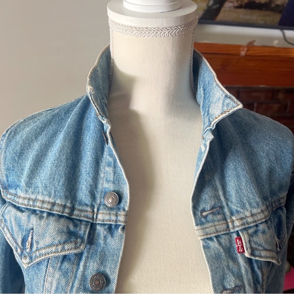 Levi’s Vintage Denim Distressed Trucker Jacket XS Petite Women’s Jean Jacket - Picture 10 of 15